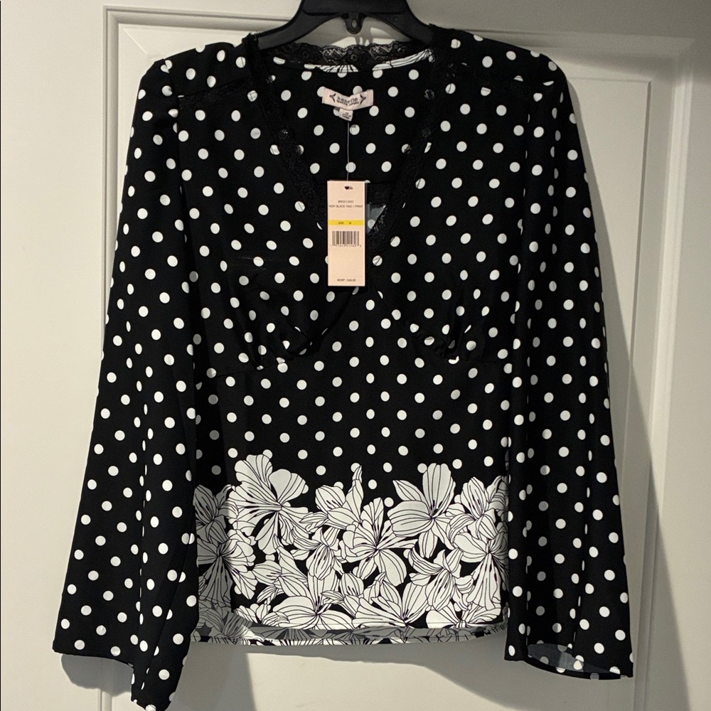 NWT Black and White Polka Dot Blouse W/lace collar design & white flower bottom